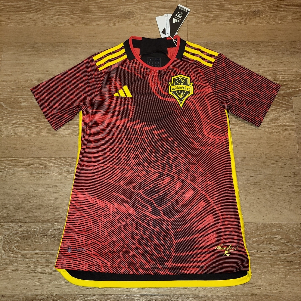 Adidas Womens Seattle Sounders FC Soccer Bruce Lee Jersey Red Size Small New